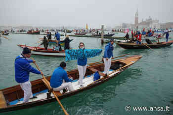 Venezia: cento barche in Bacino San Marco contro moto ondoso - ANSA Nuova Europa