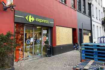 Tientallen gewapende jongeren bestormen Carrefour Express: “Ze hebben gebruikgemaakt van de rellen elders in de stad”