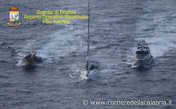 Yacht con 79 migranti soccorso a Crotone: fermati due scafisti - FOTO E VIDEO - Corriere della Calabria