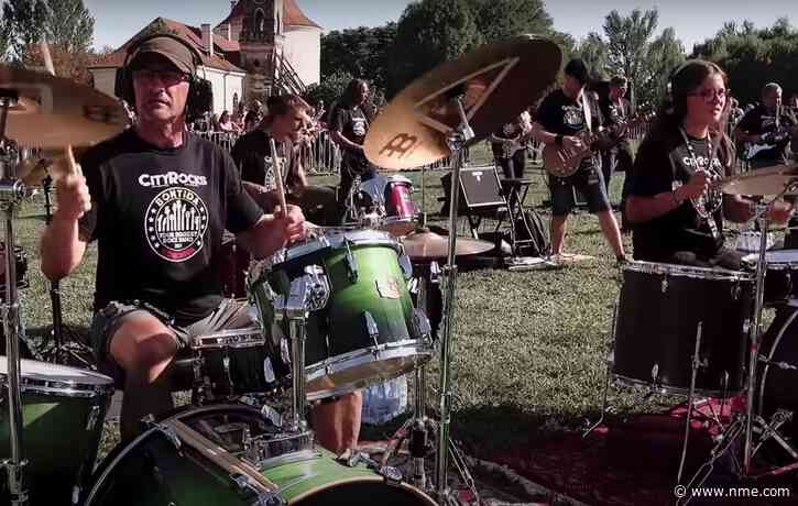 Watch 150 musicians cover Green Day’s ‘Boulevard Of Broken Dreams’ in flashmob
