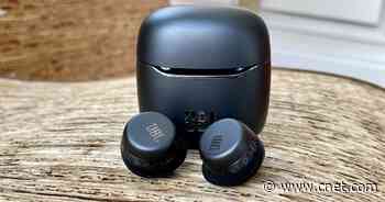 JBL's flagship noise-canceling earbuds are $100 off for Black Friday     - CNET