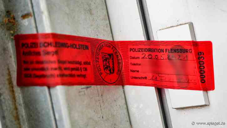 Tödliche Schüsse in Dänischenhagen: Zahnarzt wegen Dreifachmords angeklagt - DER SPIEGEL