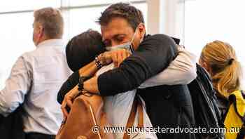 Emotional scenes as SA border rules ease - Gloucester Advocate