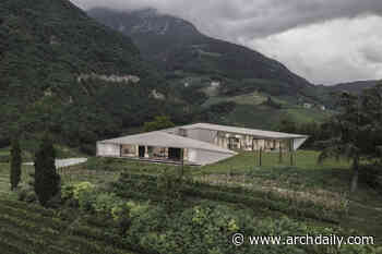 Kastelaz Hof House / Peter Pichler Architecture - ArchDaily
