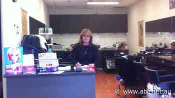 Frustrated with border rules, Tweed Heads salon operator cuts losses and closes after 16 years