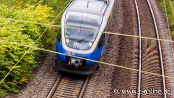 Bottrop/Essen: Wegen Maskenpflicht – Duo schlägt Zugführer brutal zusammen - t-online.de