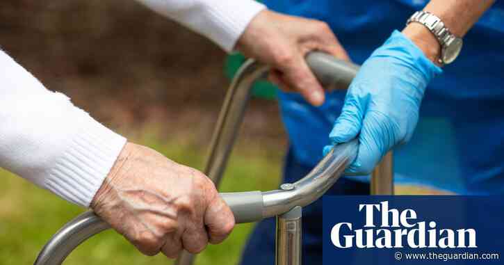 UK employers step up demand for workers vaccinated against Covid