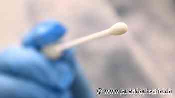 Sieben-Tage-Inzidenz nähert sich der Marke von 1000 - Süddeutsche Zeitung