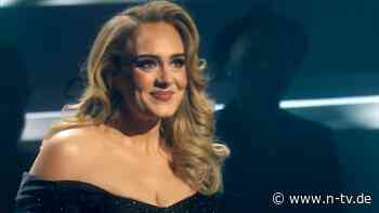 "Sie war so verdammt cool": Adele schwärmt von ihrer Lehrerin - n-tv NACHRICHTEN
