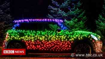 Christmas 2021: Car wrapped in 2,000 lights to tour England