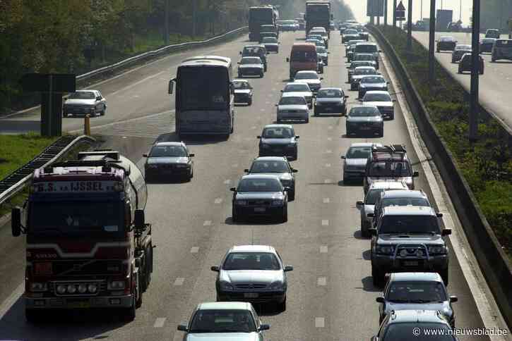E40 richting Brussel in Merelbeke volledig afgesloten door gerechtelijke actie van politie: sterke hinder wordt verwacht