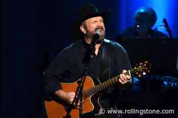 Garth Brooks Announces First Stadium Show Since Canceling Tour
