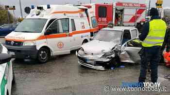 Incidente al solito incrocio tra Venaria e Torino: tre auto si scontrano, due donne ferite - TorinoToday
