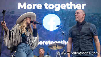 Flashback: Miley Cyrus Performs ‘Walking in Memphis’ With Marc Cohn