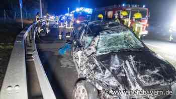 Nach Aufprall: Kleinwagen überschlägt sich und rutscht auf dem Dach weiter - Nordbayern.de