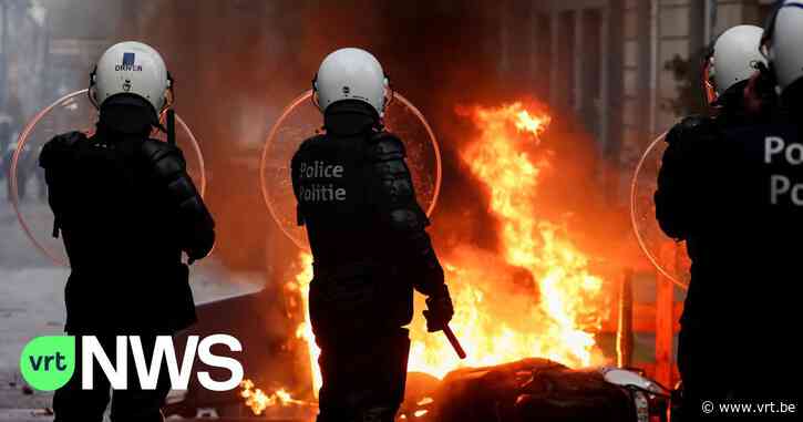 Liveblog - Na de coronabetoging in Brussel: 44 arrestaties, 3 agenten gewond en grote schade - VRT NWS