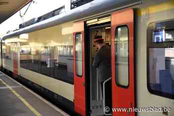 Trein naar betoging in Brussel stilgezet in Oudenaarde omdat reizigers weigerden mondmasker te dragen - Het Nieuwsblad