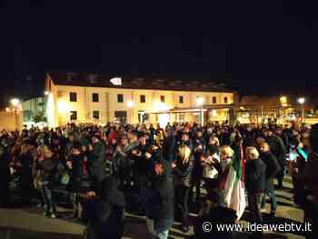 No Green Pass ancora in piazza a Cuneo per manifestare e raccogliere firme - www.ideawebtv.it - Quotidiano on line della provincia di Cuneo - IdeaWebTv