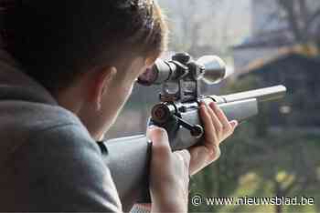 60 uur werkstraf voor man met wapens in auto: “Om op blikjes te schieten in het bos”