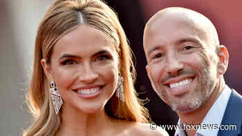 'Selling Sunset's Jason Oppenheim says cast supported Chrishell Stause relationship except 'one agent'