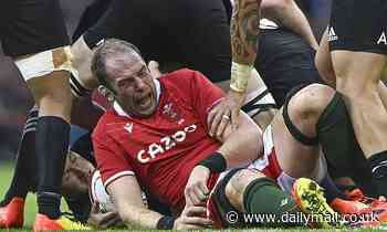 Alun Wyn Jones needs second shoulder operation but Wales captain to return before end of season
