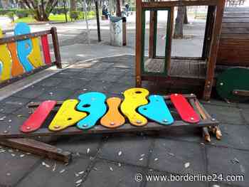 Bari, in piazza Umberto ringhiera rotta nell'area giochi: "Pericoloso" - Borderline24 - Il giornale di Bari