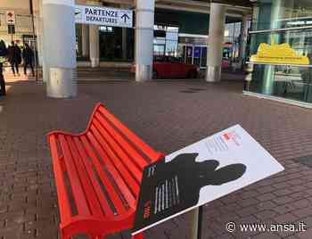 Violenza donne: Panchine rosse in aeroporti Bari e Brindisi - Agenzia ANSA