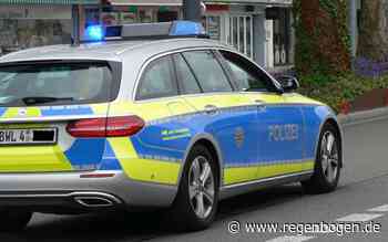 Mannheim: Auto bleibt auf Dach liegen - Regenbogen