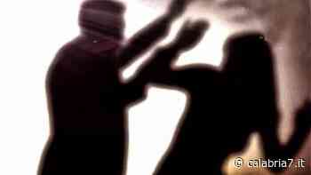 Giornata contro la violenza sulle donne, anche la Questura di Crotone scende in campo - Calabria 7