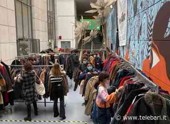 Abbigliamento vintage, ‘VinoKilo’ a Bari è già sold out: 11mila presenze fino a domenica - Telebari srl