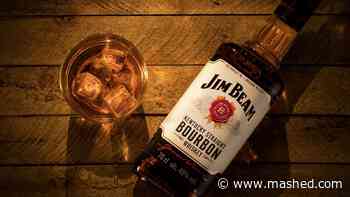 You Don't Need Mixers To Enjoy Jim Beam's Creamy New Holiday Drink - Mashed