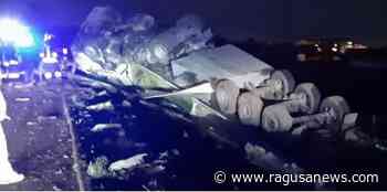 Cappotta un Tir sulla Tangenziale di Catania - RagusaNews
