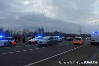 Politie houdt stiptheidsactie op brug Mol Donk