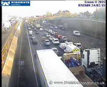 M25 Dartford Tunnel traffic: Accident and shed load