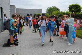 Erehaag wuift zesdejaars uit - nieuwsblad.be