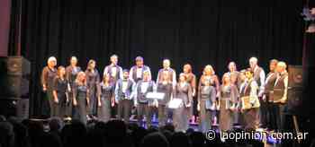 El Coro Mester de Juglaría festejó sus 40 años - La Opinion