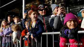 Balloons, dancers and a cheering crowd: Macy's Thanksgiving parade returns in 'full strength'