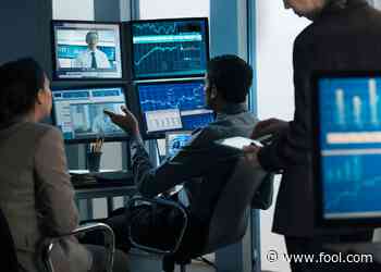 Why 2 Tech Stocks Soared While 2 Retail Stocks Got Crushed After Hours Tuesday - Motley Fool