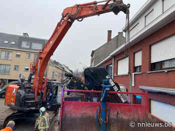 Technicus uit Lille (59) gekneld tussen kraan en vrachtwagen op Astridplein Grobbendonk : zwaargewond - Nnieuws.be
