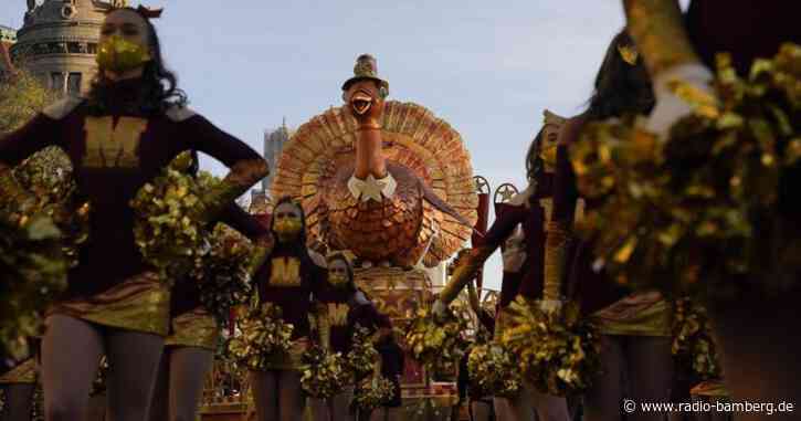 Amerikaner feiern Thanksgiving – Parade in New York