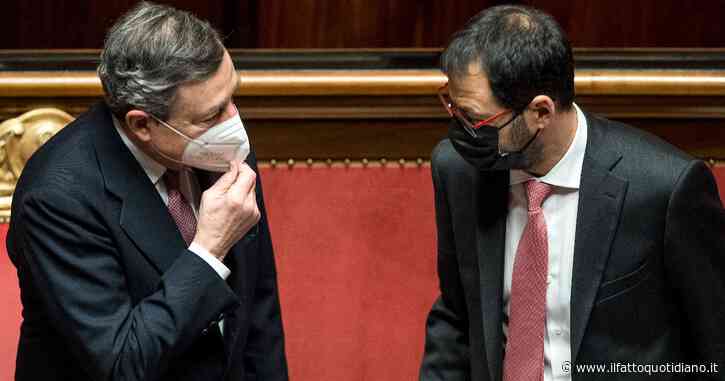 M5s, Patuanelli: “Draghi al Quirinale? Meglio che resti presidente del consiglio. In ogni caso sarebbe un errore tornare al voto”