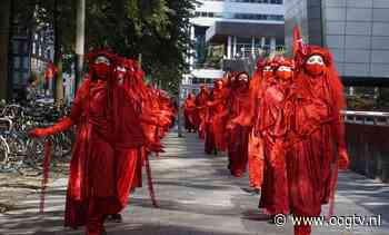 Menselijk lint en stille tocht tegen Black Friday in Groninger binnenstad - Oog TV