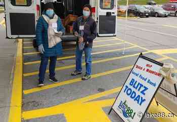 Smiths Falls stop sees another successful week for the Build a Mountain of Food Campaign - Lake 88.1 - lake88.ca