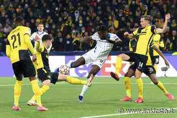 Perché tutti si lamentano dei campi in erba sintetica - Linkiesta.it