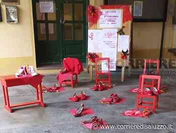 Polonghera: Ricordato il 25 novembre - Arredi e scarpe rosse sotto l'ala - Il Corriere di Saluzzo