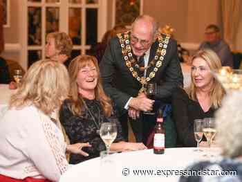 'Awe-inspiring' - Mayor hails incredible volunteers vaccine programme - expressandstar.com