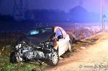 Bestuurder zwaargewond bij frontale botsing in Boechout - Gazet van Antwerpen