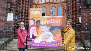 Schutz vor Gewalt: Aktionsfahne weht jetzt vor Kreishaus in Rathenow - moz.de