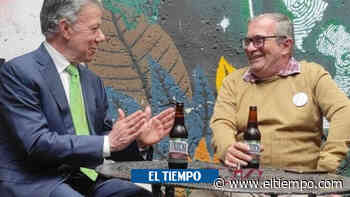 Santos y Timochenko brindan con las cervezas de los firmantes de la paz - ElTiempo.com