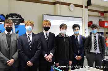 Old boy returns to Bolton School to conduct lecture - The Bolton News